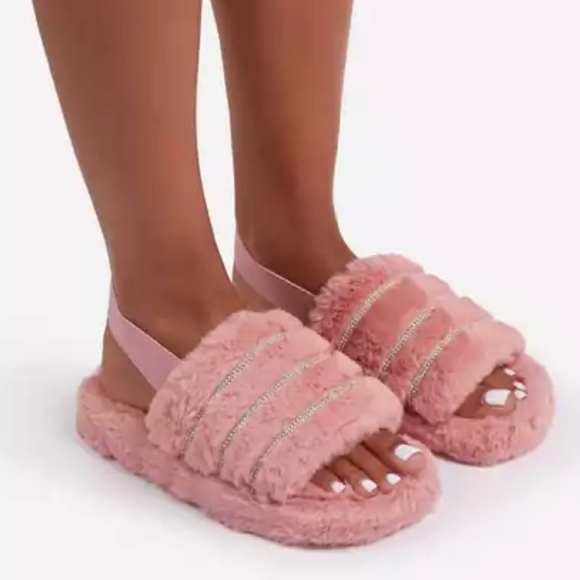 🚨LAST CHANCE// Fur slippers - Picture 3 of 8